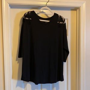 Black 3/4 sleeve t shirt